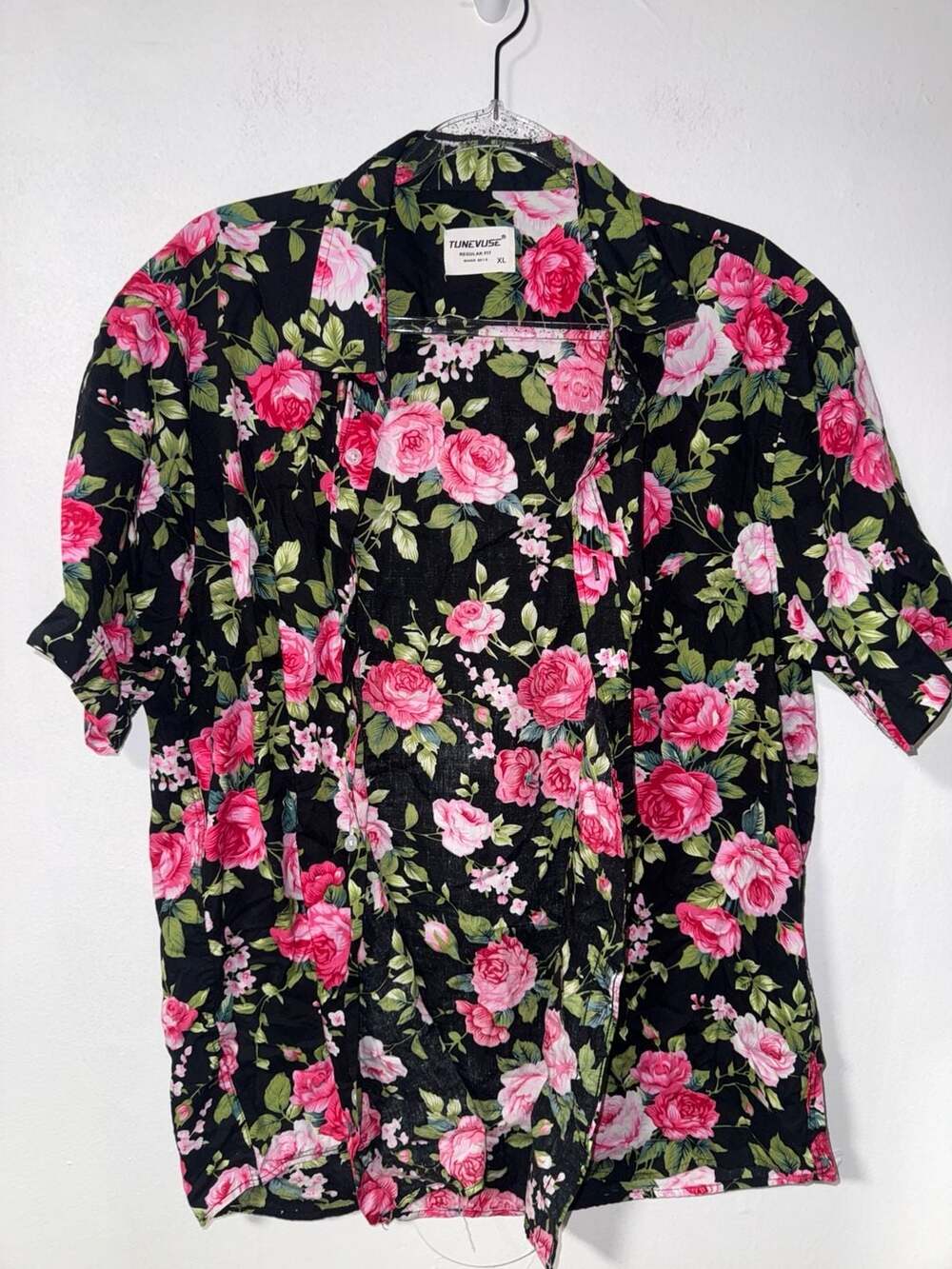 TUNEVUSE Regular Fit Short Sleeve Button Down Hawaiian Shirt Black Pink Floral X